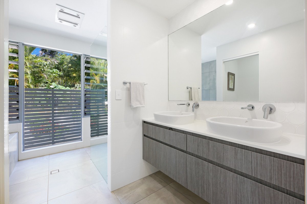 4 Evergreen Drive Elanora 16