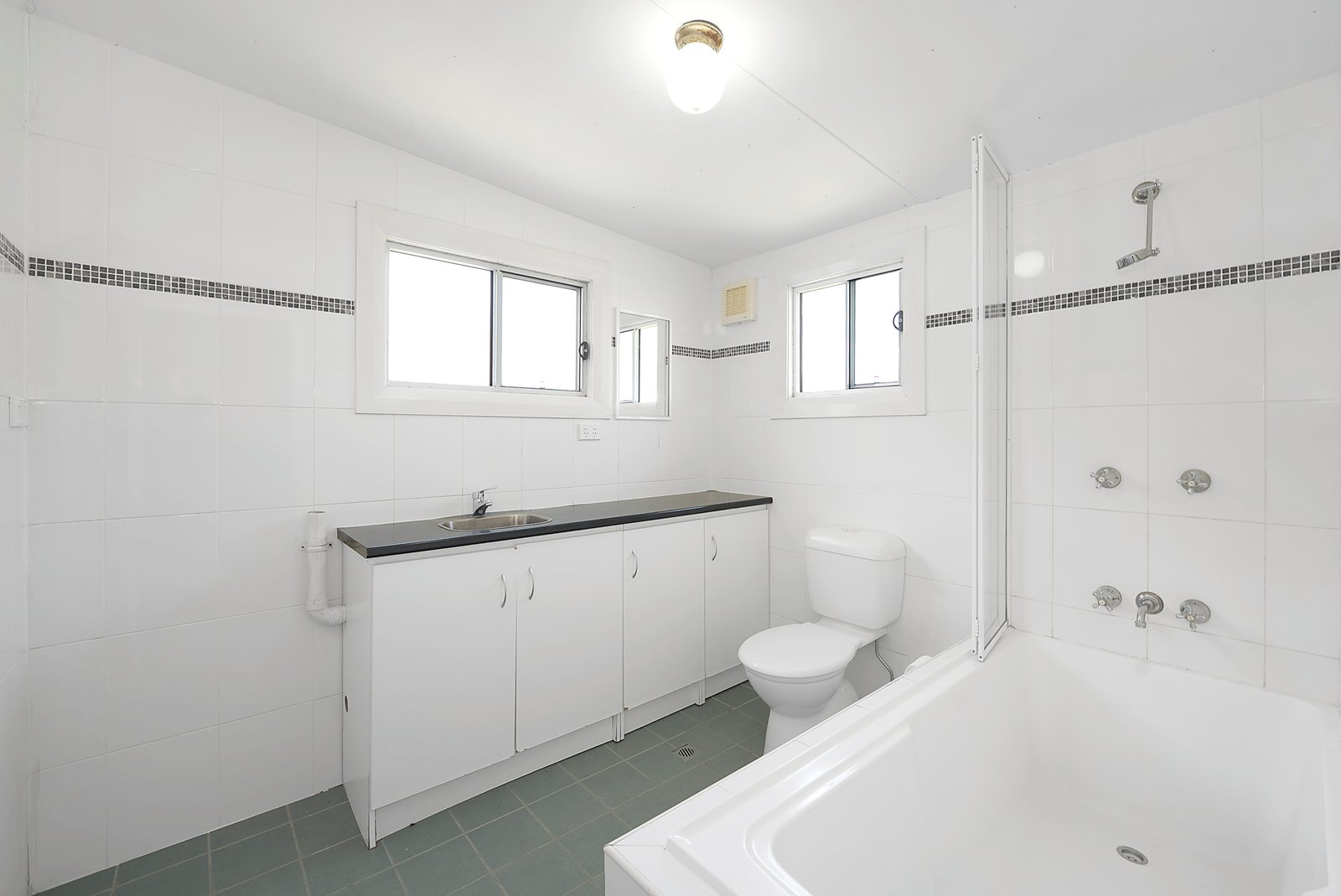 4 Fagans Crescent KENDALL 7