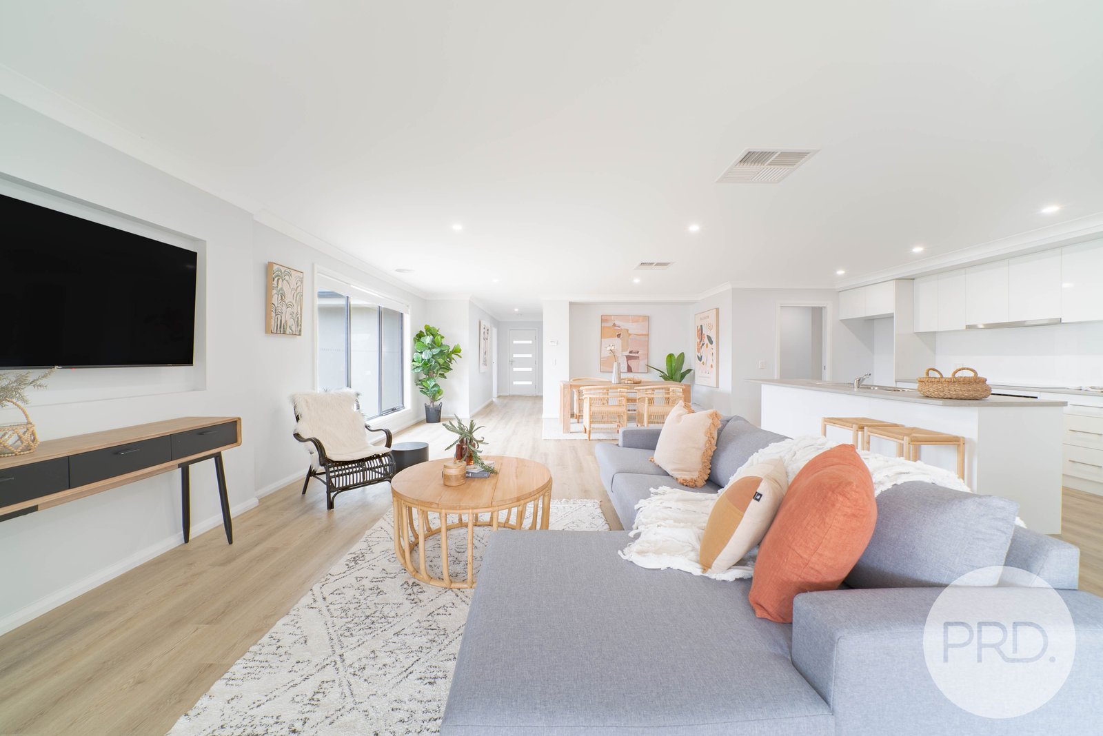 4 Fenner Drive LLOYD 8