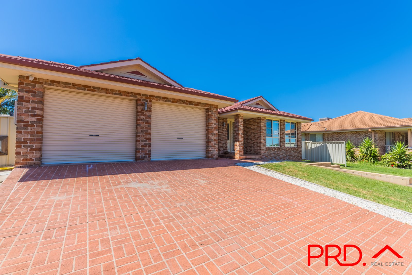 4 Finch Place TAMWORTH 1