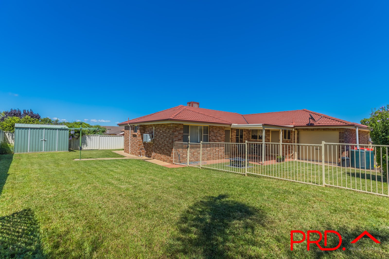 4 Finch Place TAMWORTH 3