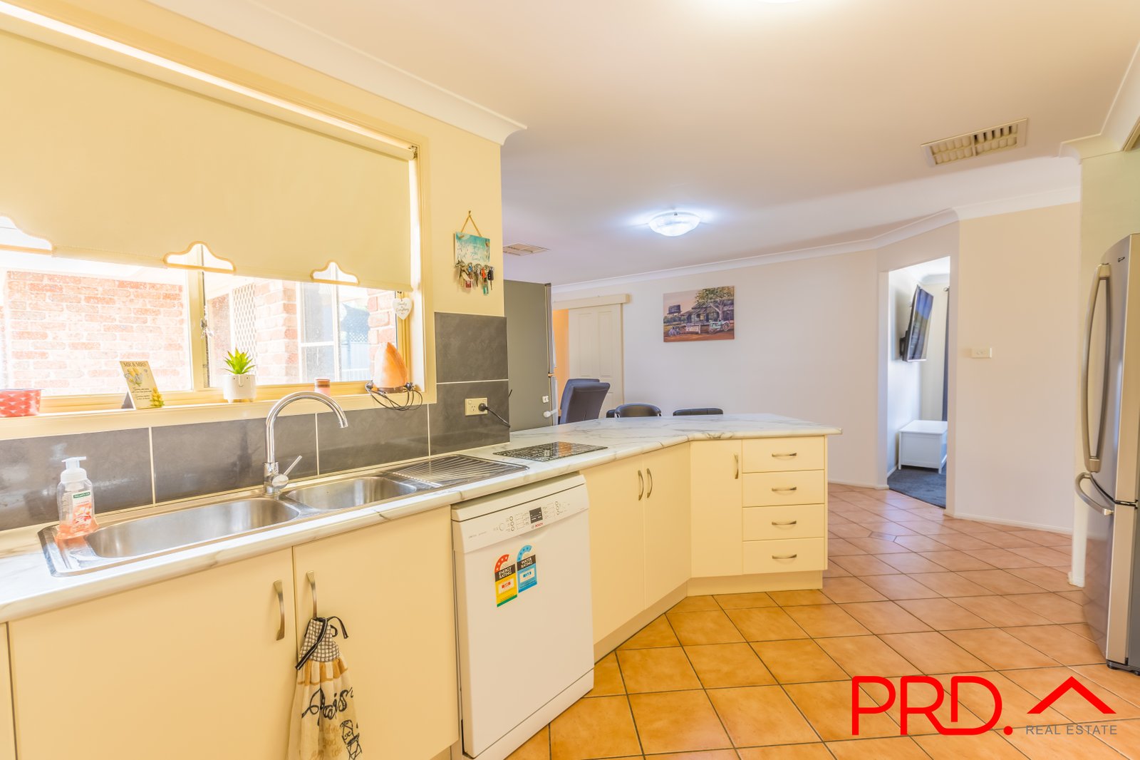 4 Finch Place TAMWORTH 9
