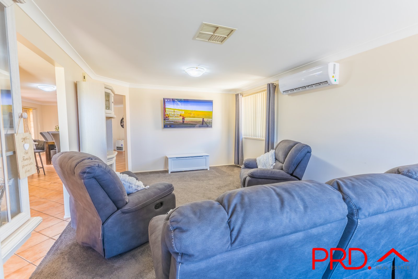 4 Finch Place TAMWORTH 16