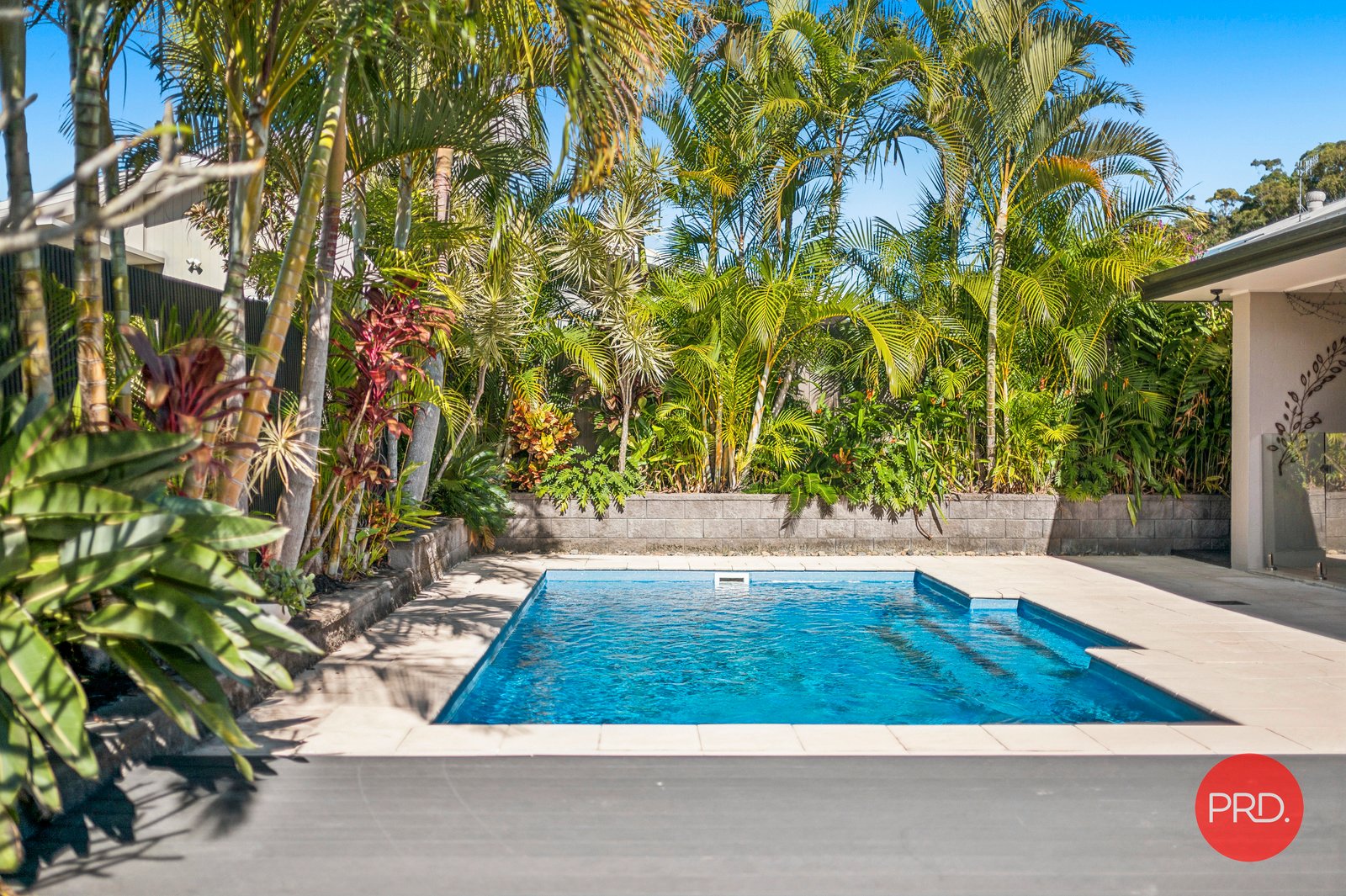 4 Fisher Road SAPPHIRE BEACH 28