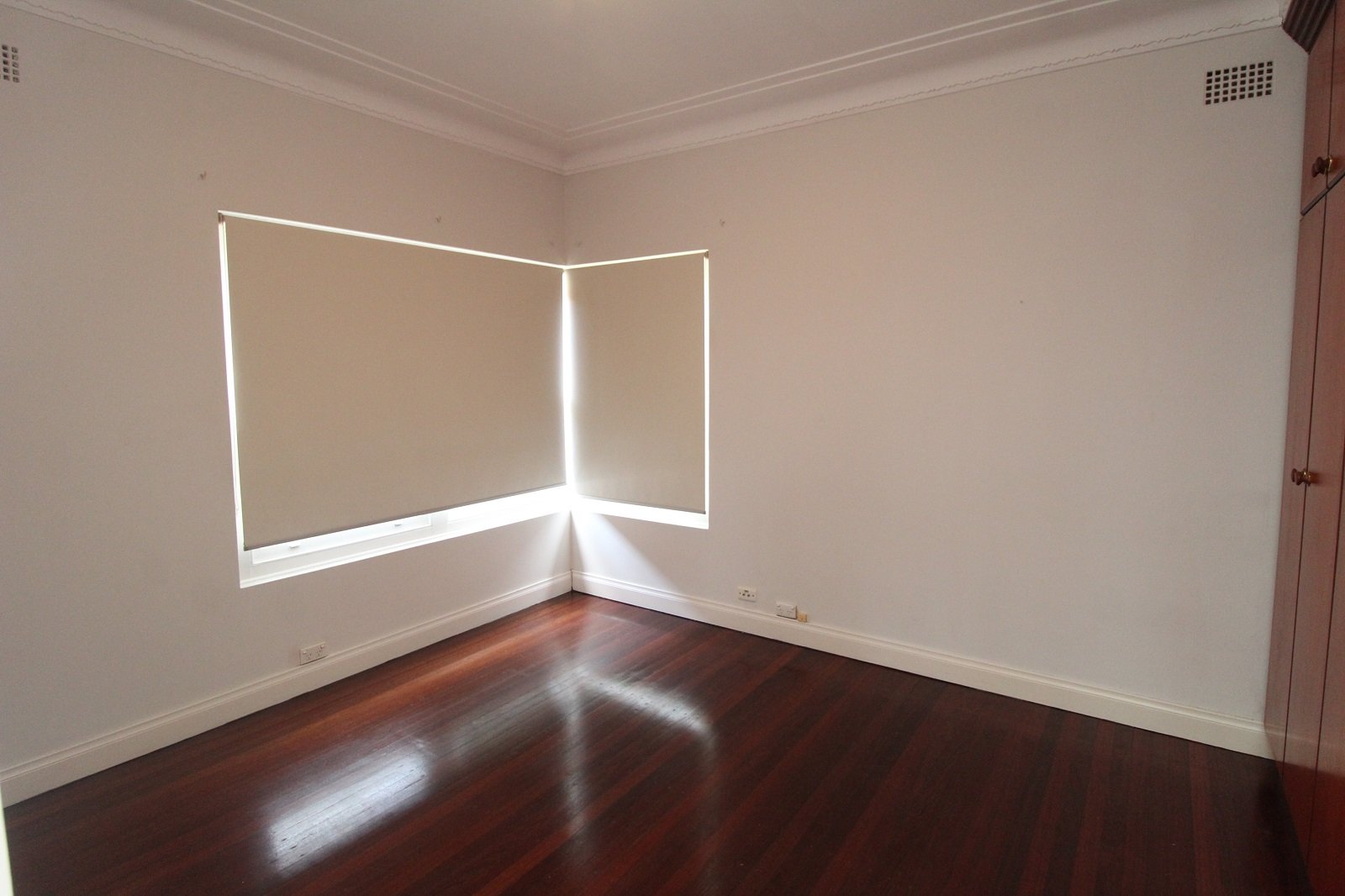 4 Fleming Street BEVERLY HILLS 4