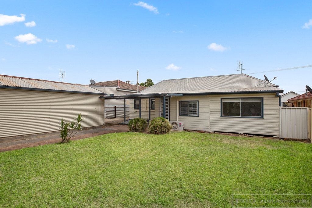 4 Fletcher Street BERESFIELD 17