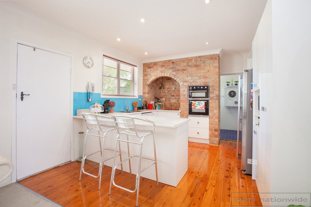 4 Foveaux Cres  METFORD 3