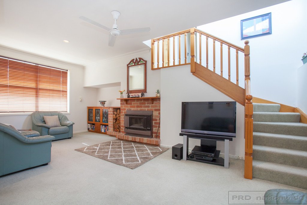 4 Foveaux Cres  METFORD 9