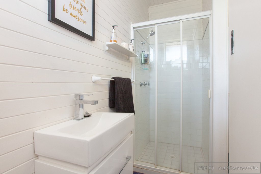 4 Foveaux Cres  METFORD 16