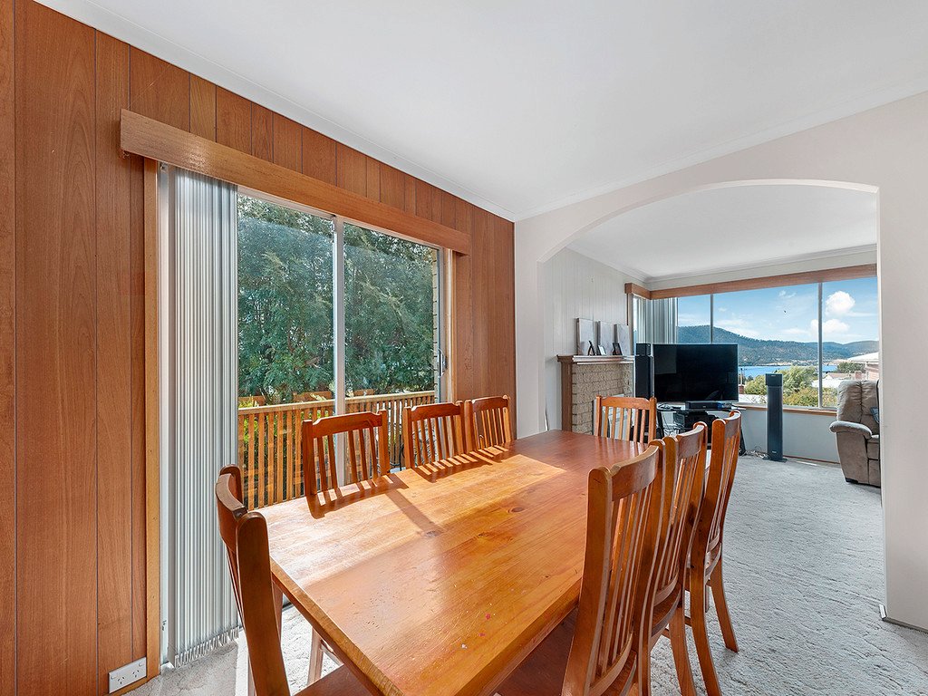 4 Fowler Street MONTROSE 4