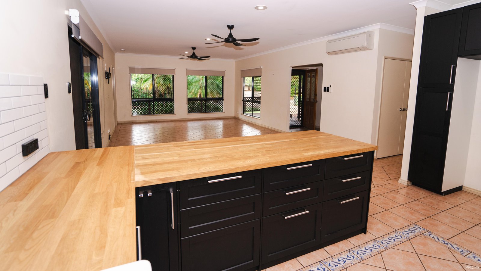 4 Fox Court CABLE BEACH 6