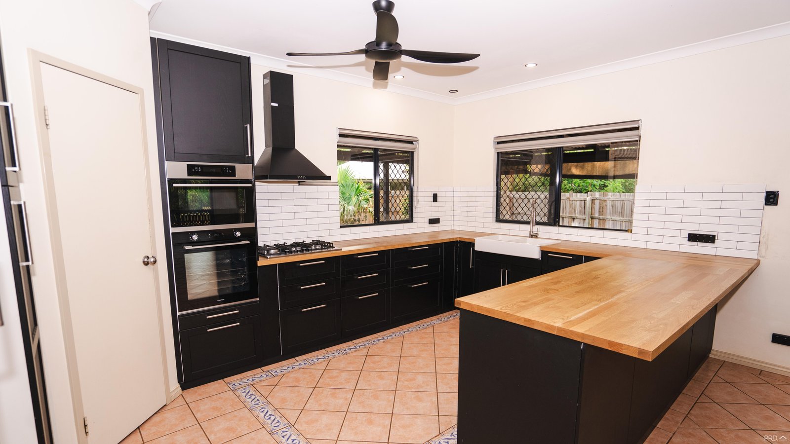 4 Fox Court CABLE BEACH 7