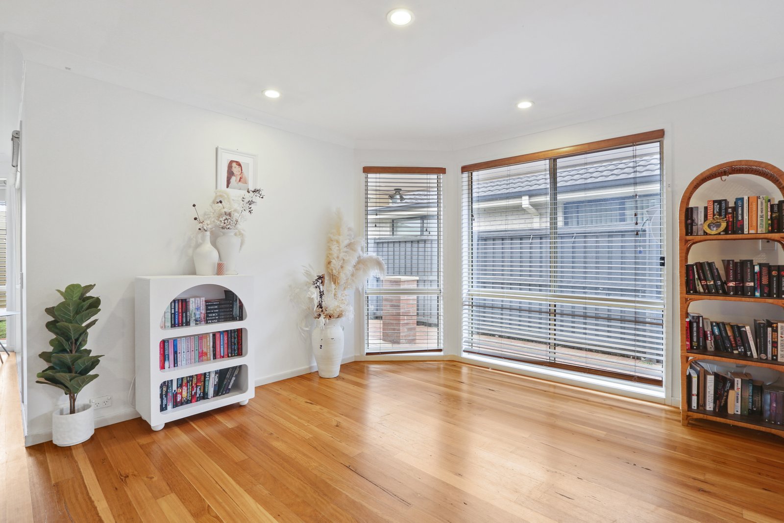 4 Foxwood Place HORSLEY 5