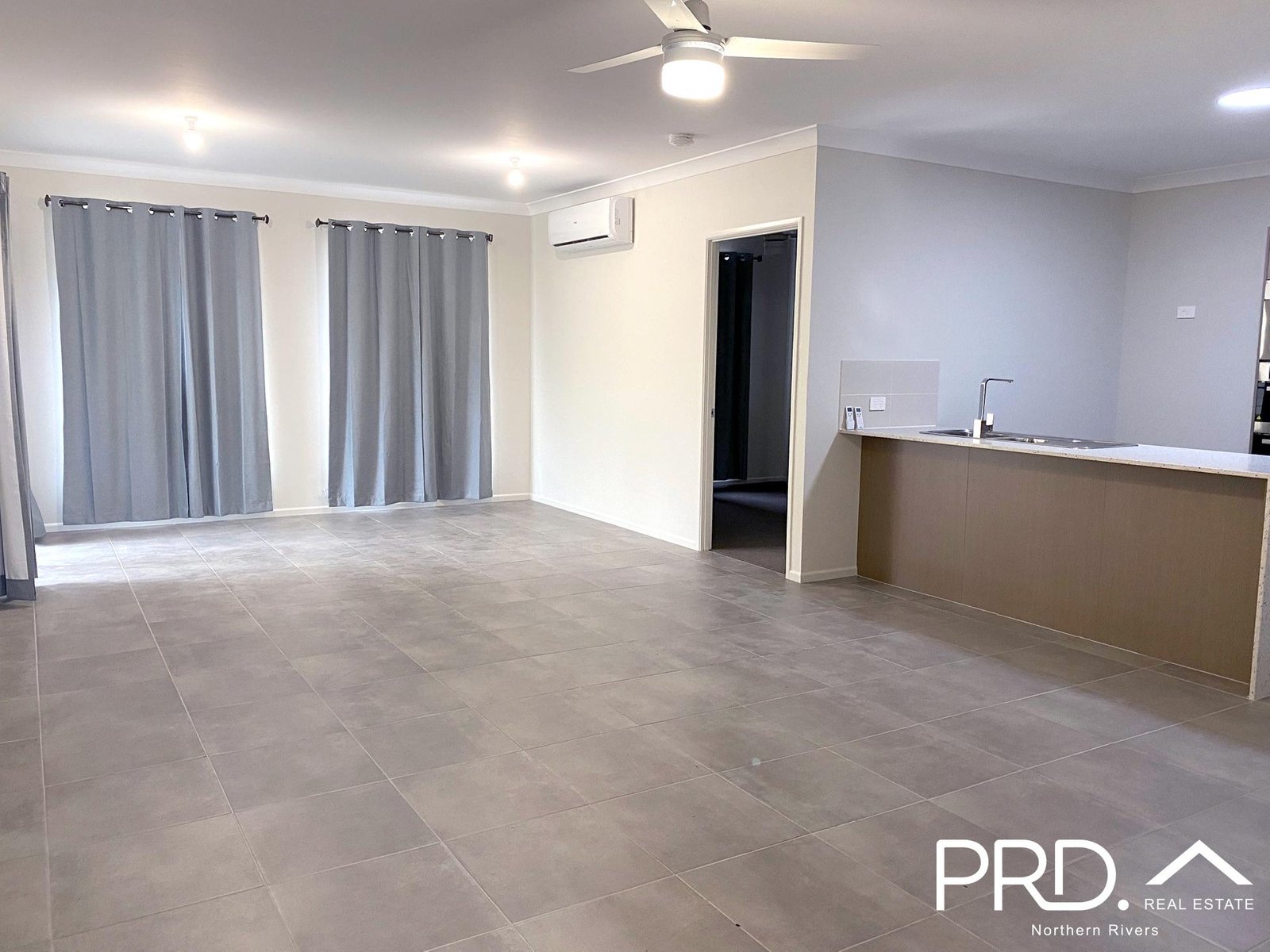 4 Fryer Lane CASINO 3