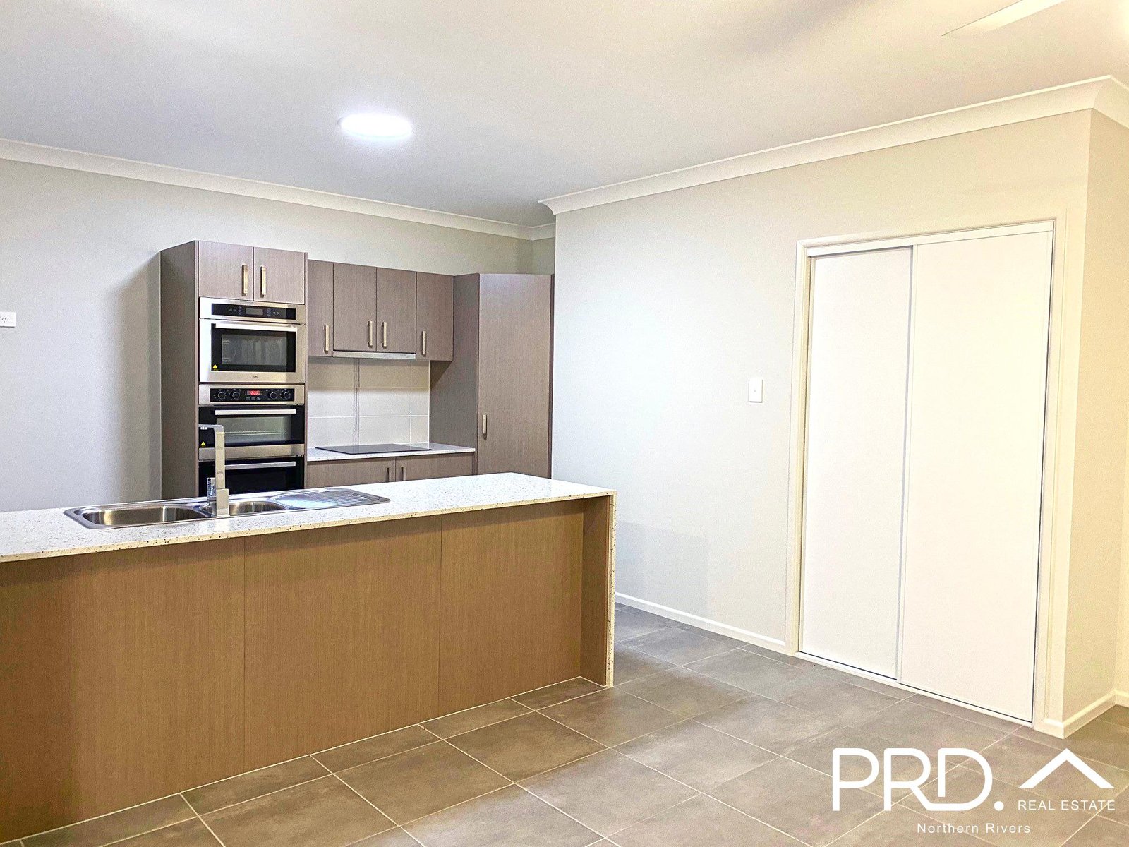 4 Fryer Lane CASINO 5