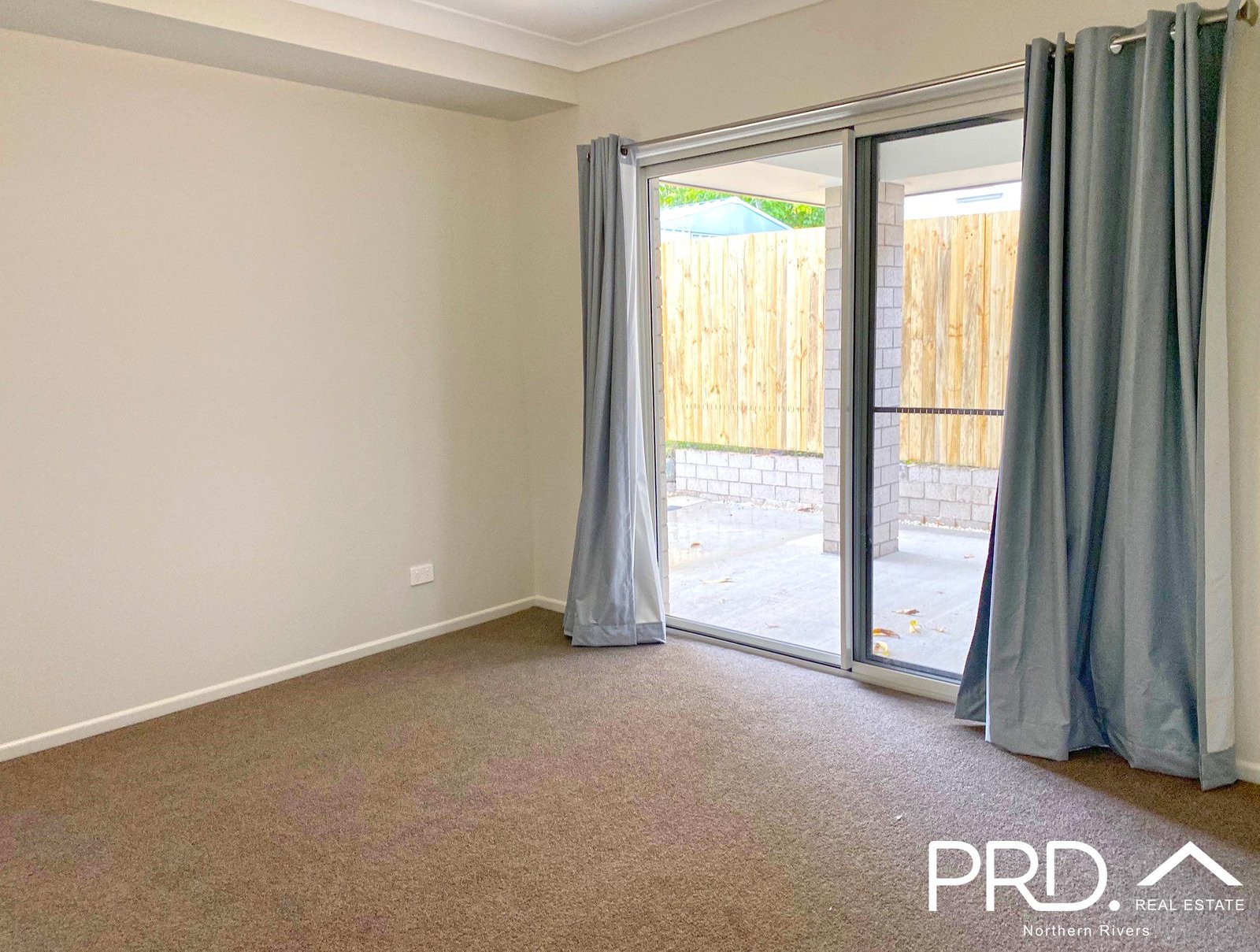 4 Fryer Lane CASINO 7