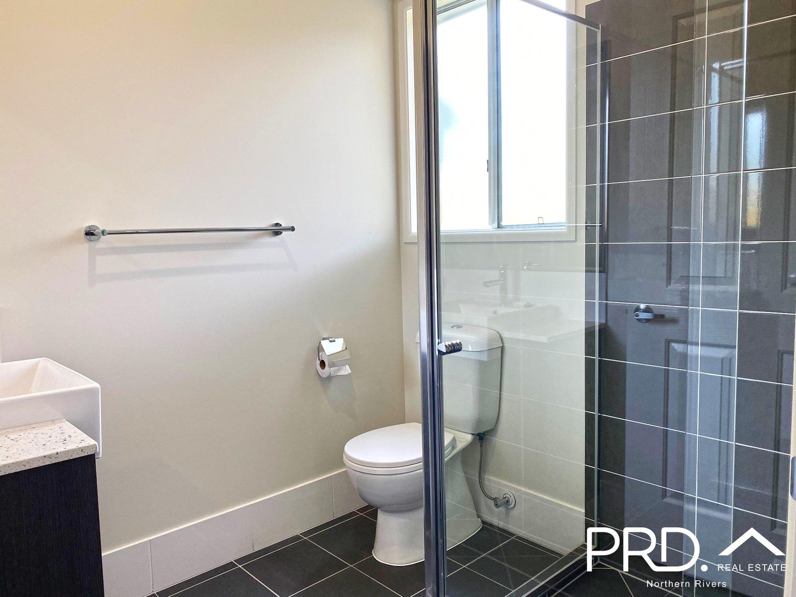 4 Fryer Lane CASINO 9