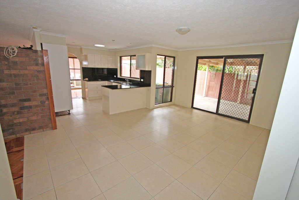 4 Giro Place ASHMORE 4