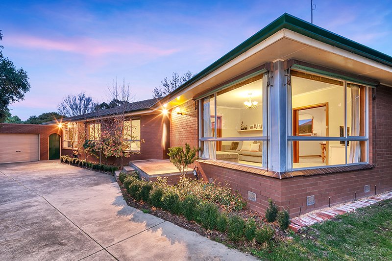 4 Glendale Court LAKE WENDOUREE 1