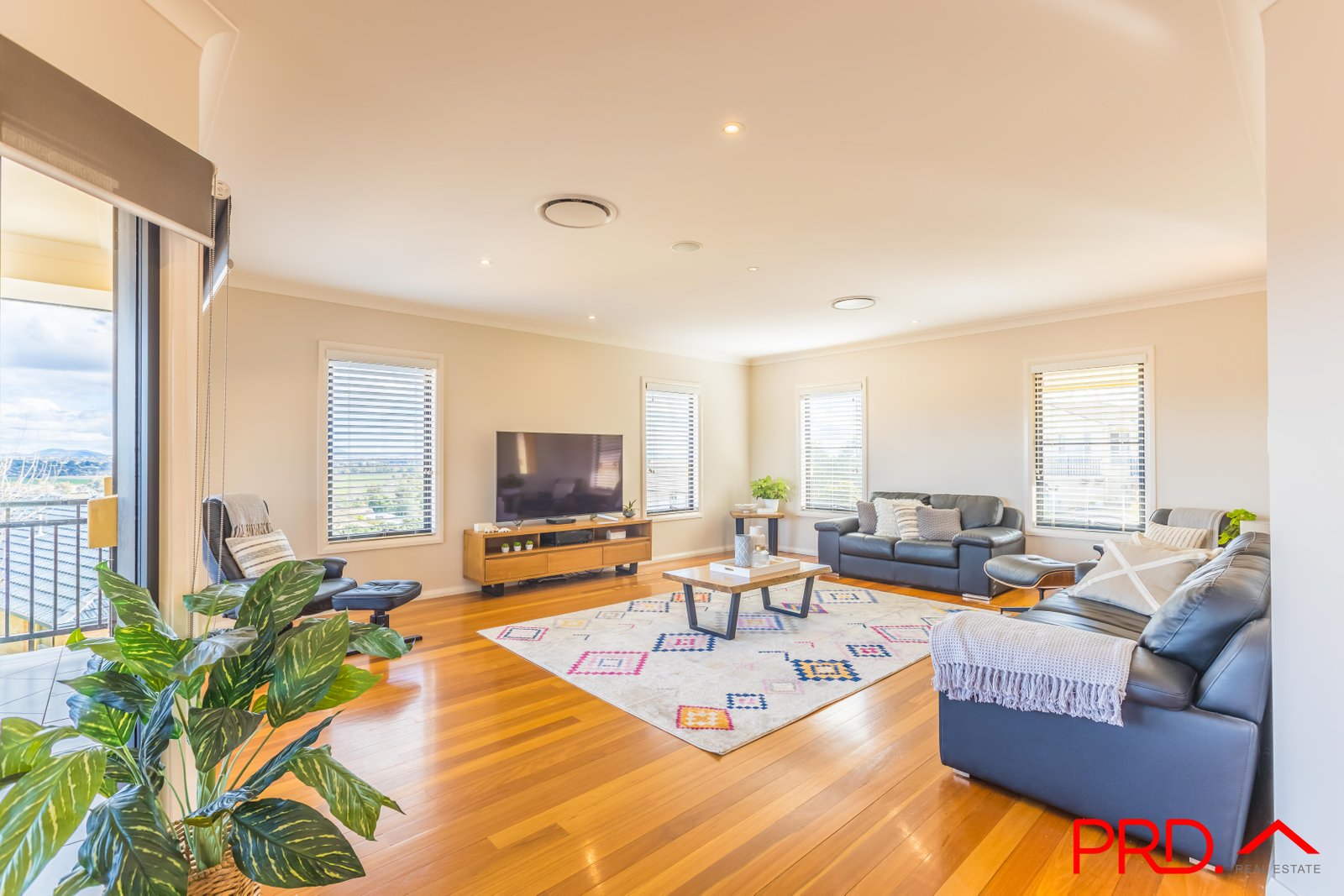 4 Glenview Place TAMWORTH 4