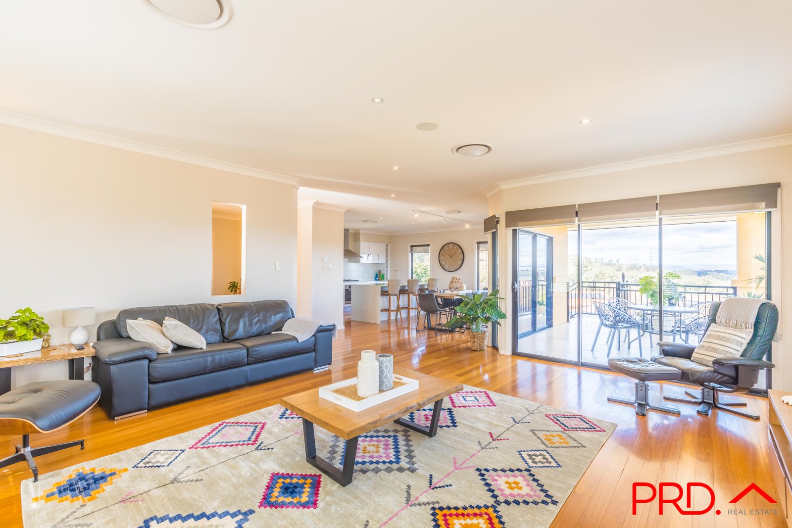 4 Glenview Place TAMWORTH 5