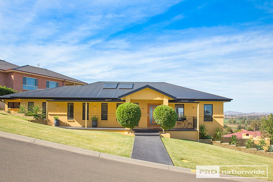 4 Glenview Place TAMWORTH 1