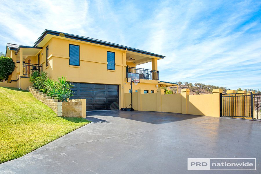 4 Glenview Place TAMWORTH 2