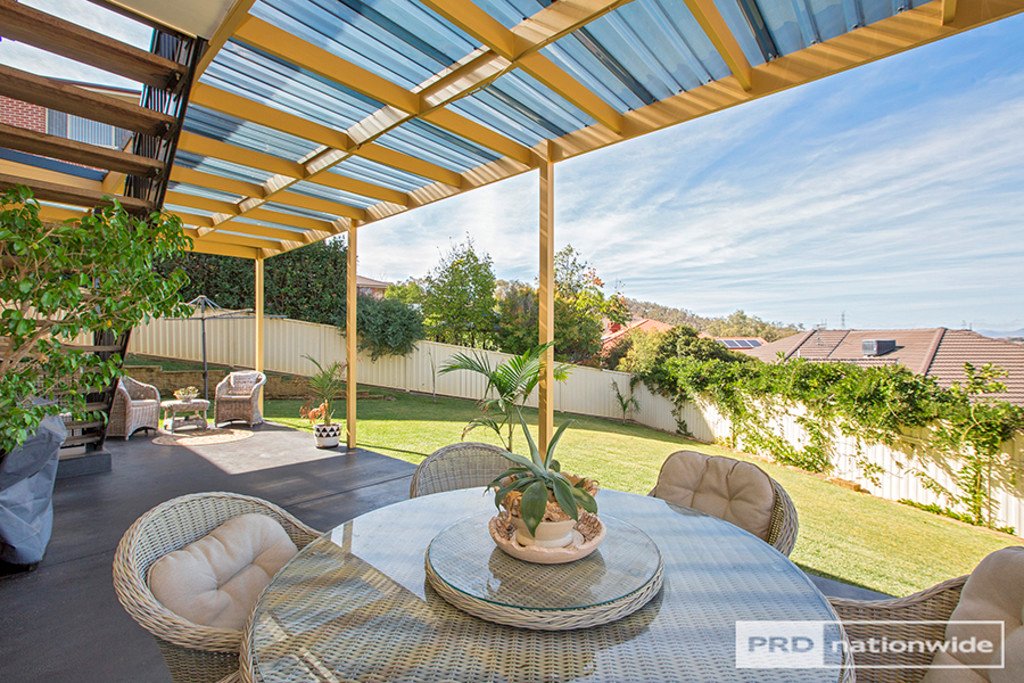 4 Glenview Place TAMWORTH 3