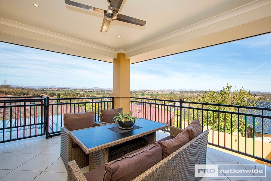 4 Glenview Place TAMWORTH 7