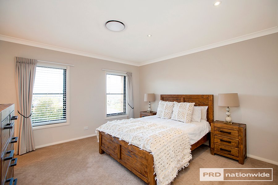 4 Glenview Place TAMWORTH 12