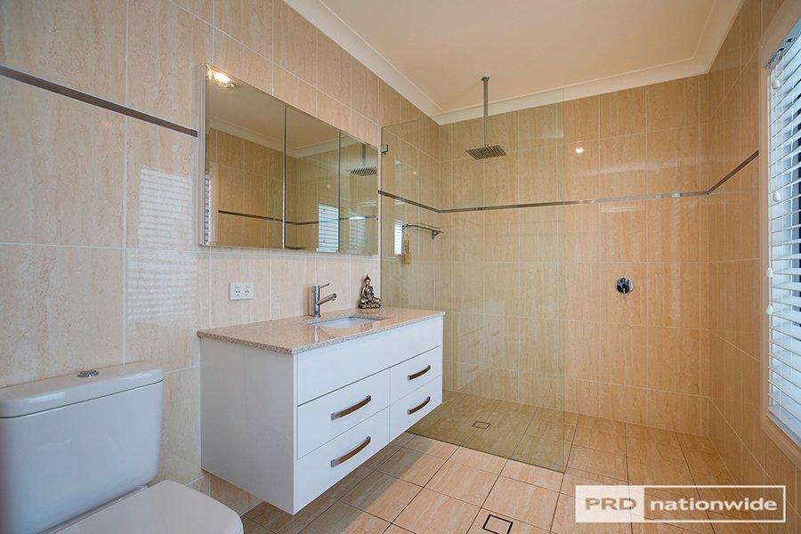 4 Glenview Place TAMWORTH 13