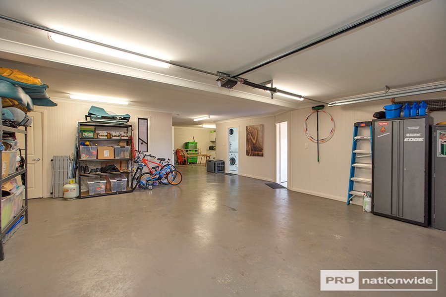 4 Glenview Place TAMWORTH 19