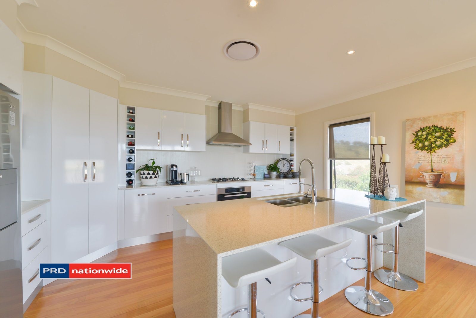 4 Glenview Place TAMWORTH 7