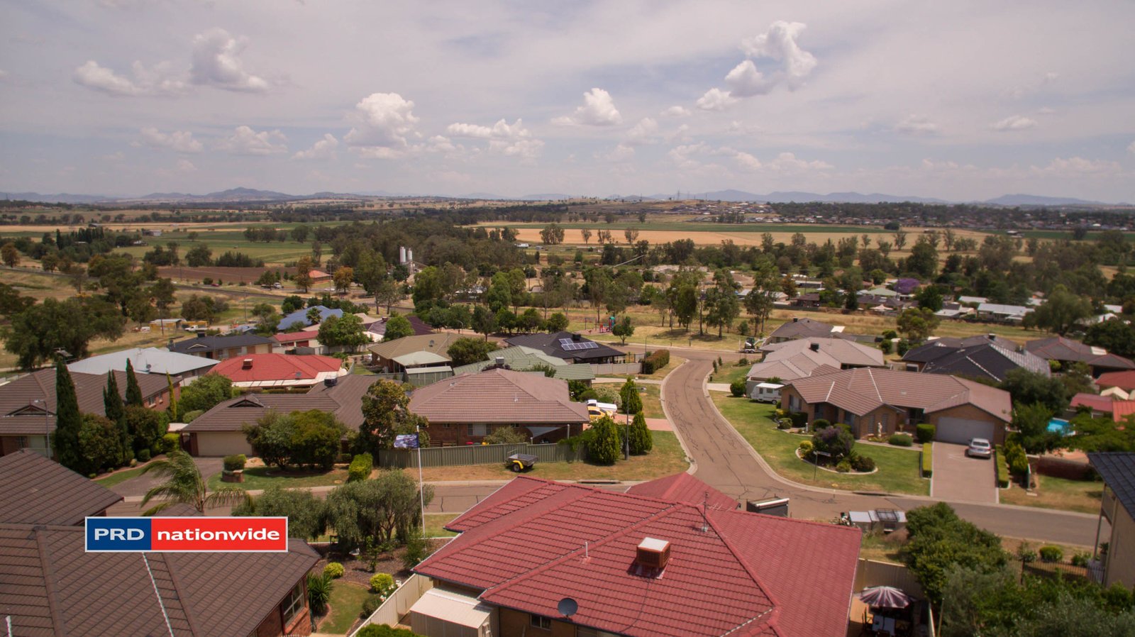 4 Glenview Place TAMWORTH 11