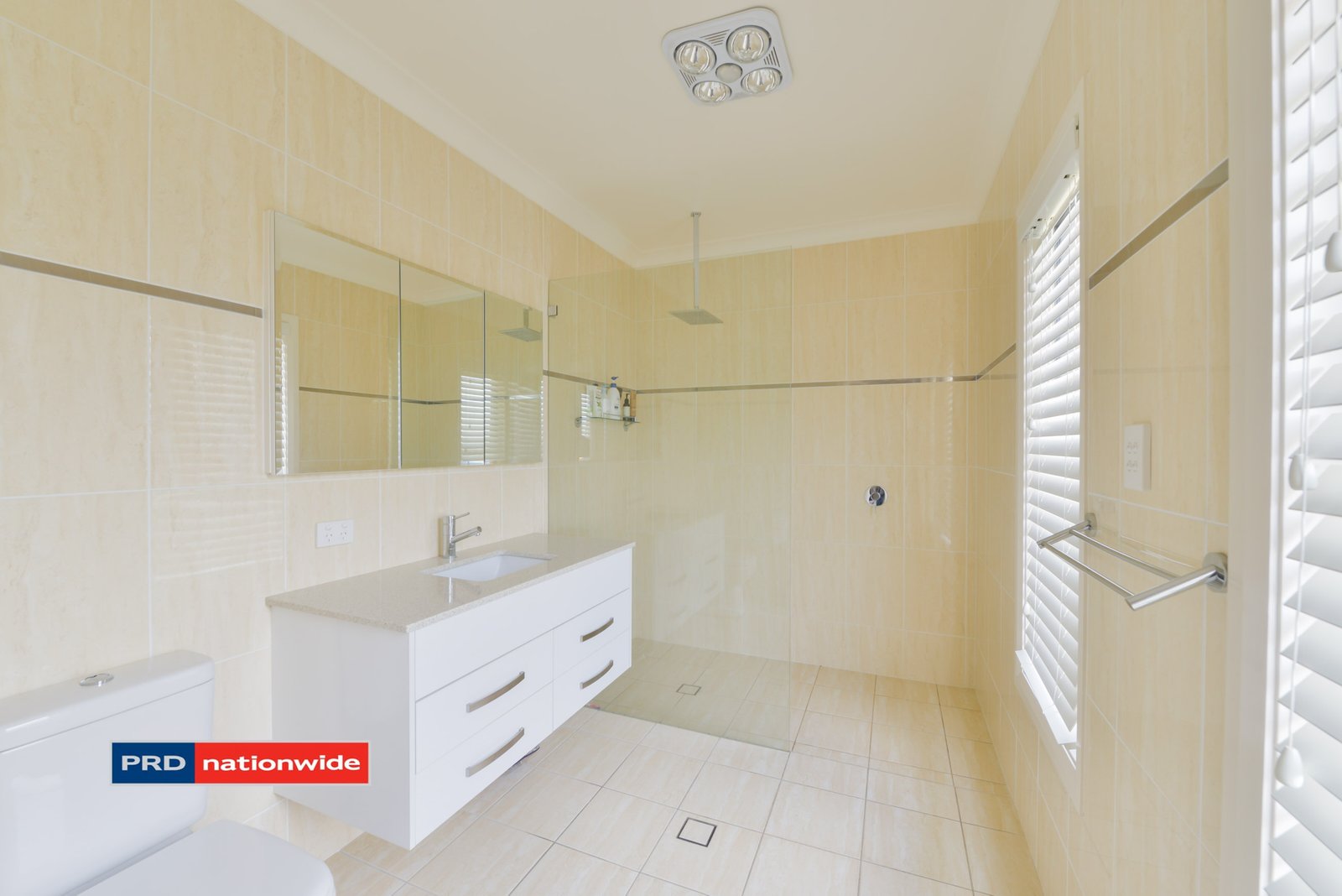 4 Glenview Place TAMWORTH 18