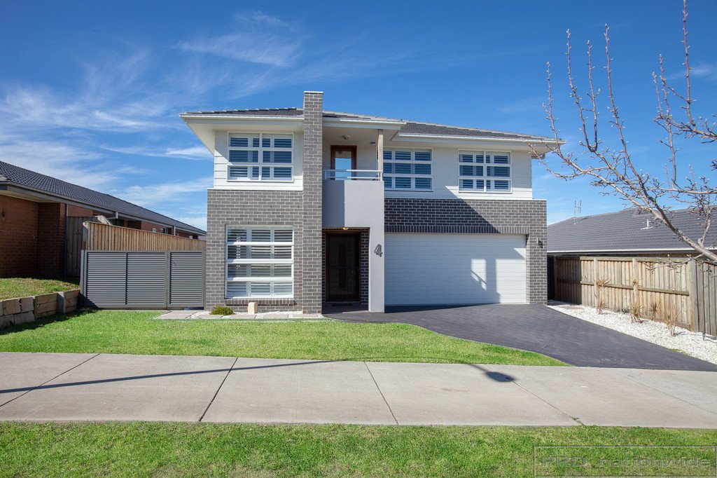4 Golden Whistler Avenue ABERGLASSLYN 1