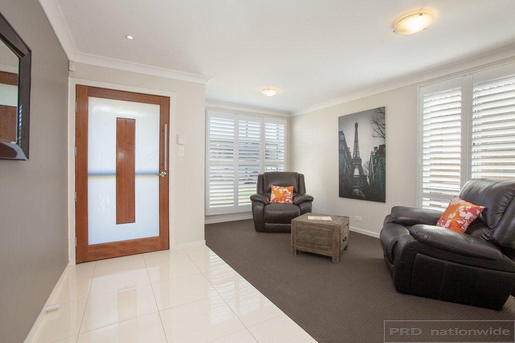 4 Golden Whistler Avenue ABERGLASSLYN 3