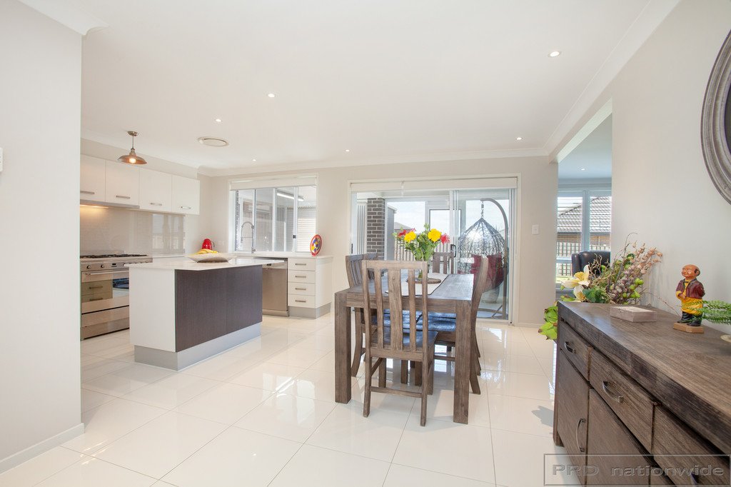 4 Golden Whistler Avenue ABERGLASSLYN 5