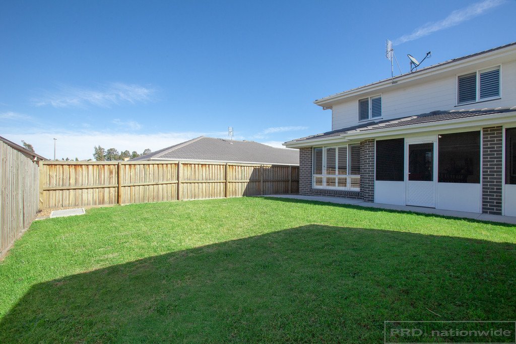 4 Golden Whistler Avenue ABERGLASSLYN 14