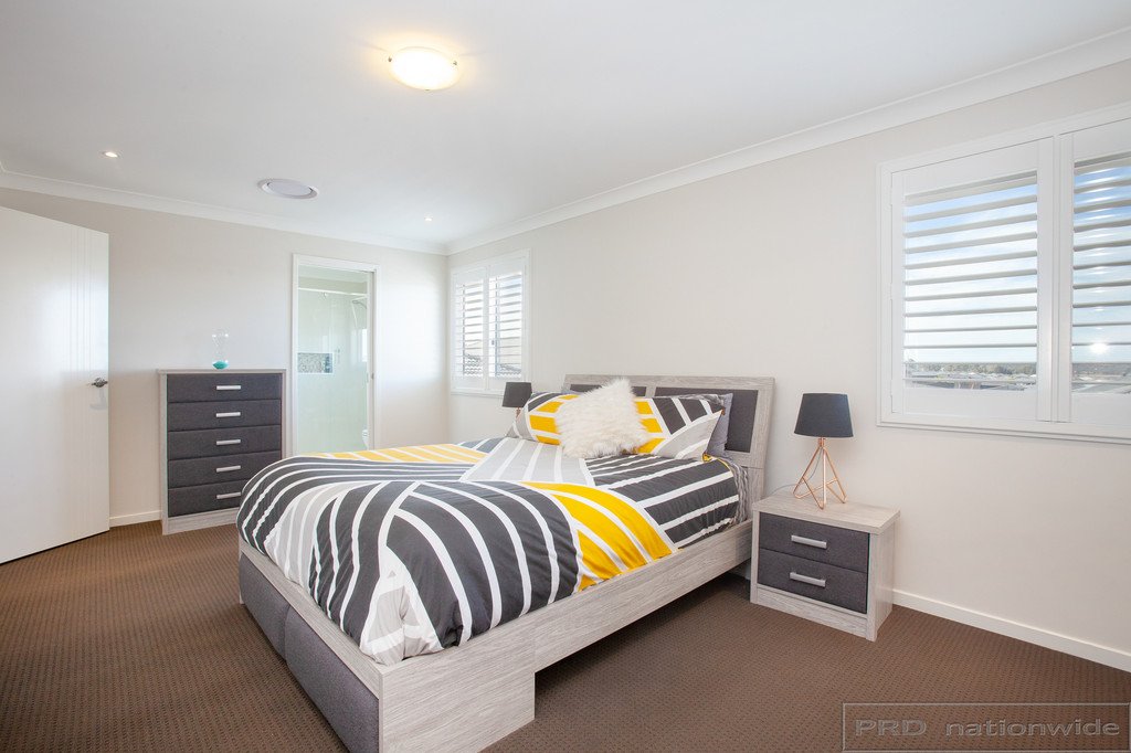 4 Golden Whistler Avenue ABERGLASSLYN 18