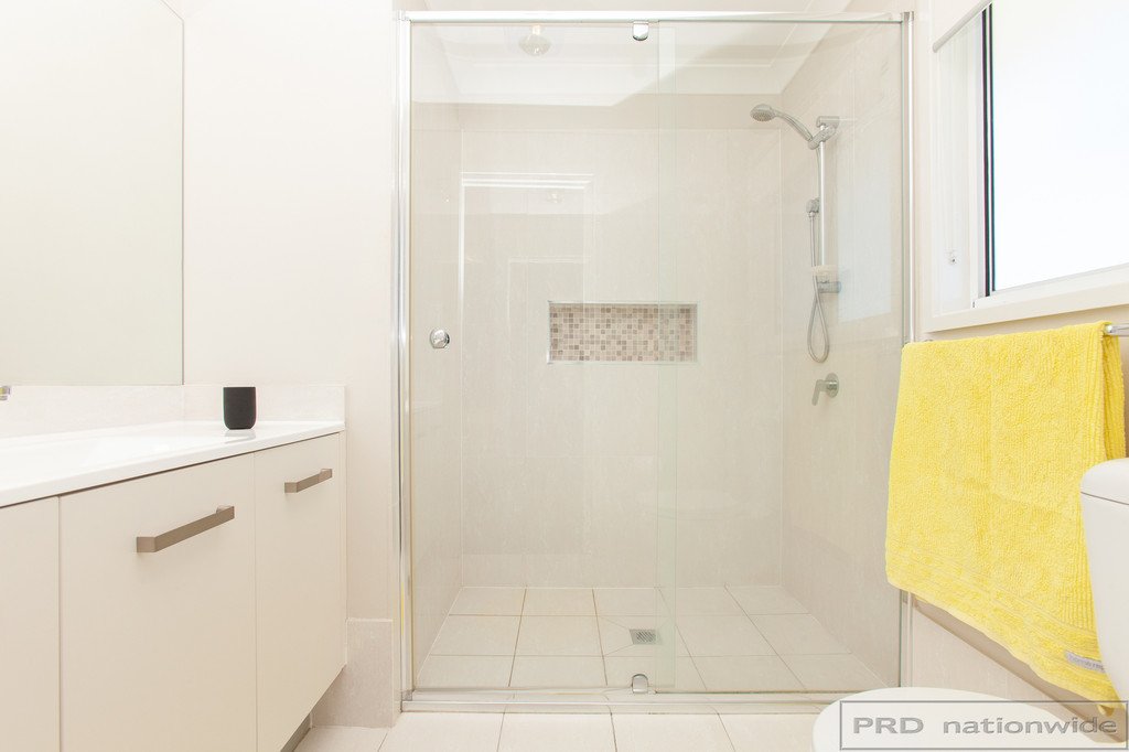 4 Golden Whistler Avenue ABERGLASSLYN 19