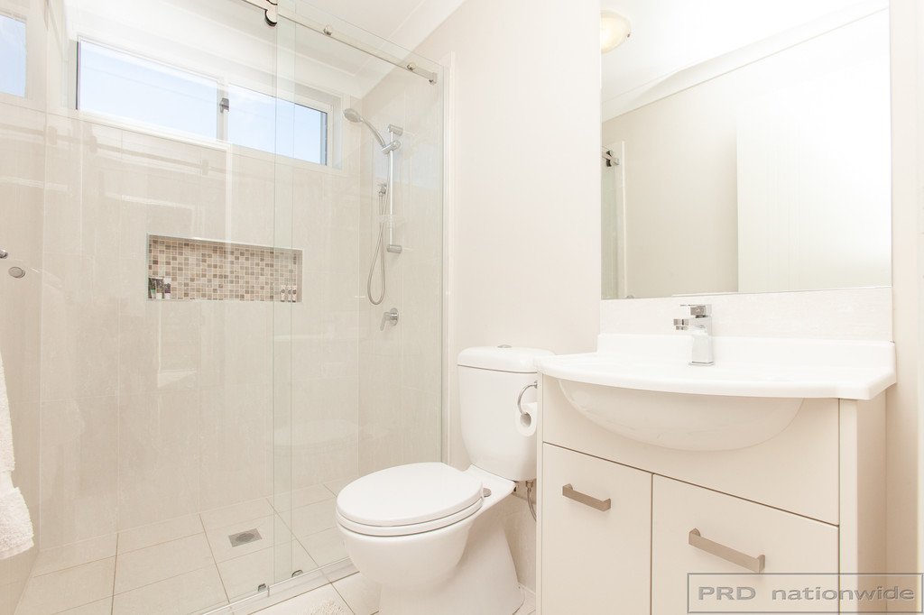 4 Golden Whistler Avenue ABERGLASSLYN 25
