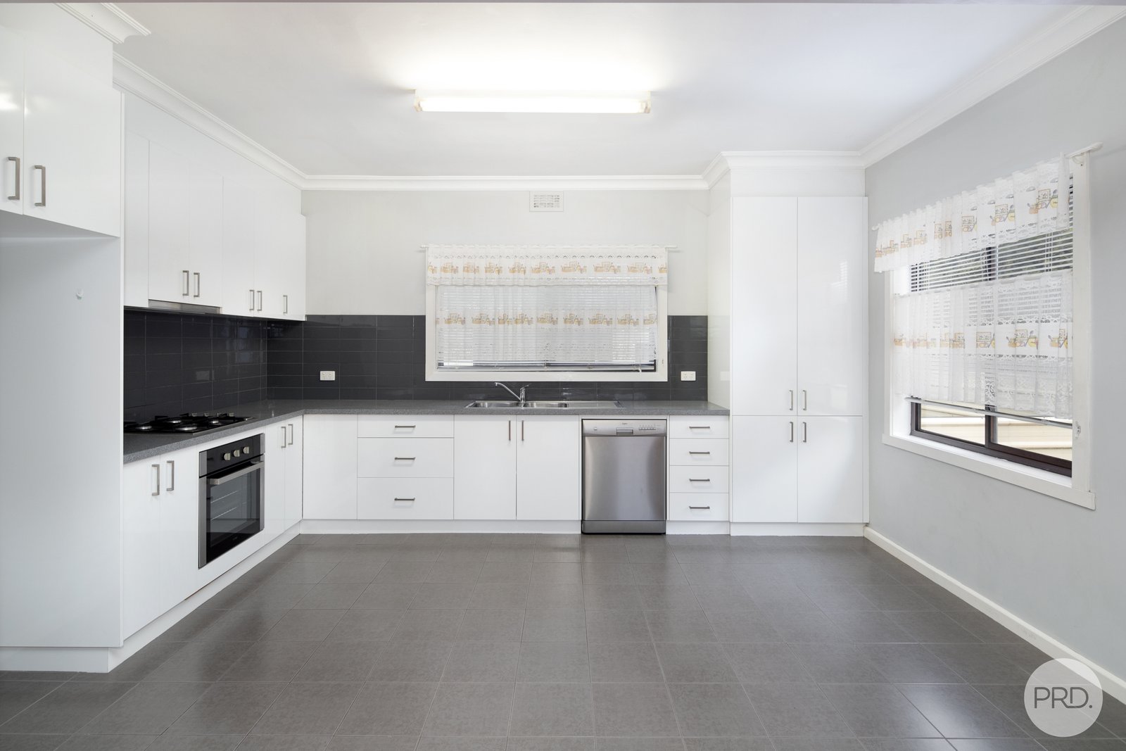 4 Grandview Grove WENDOUREE 5