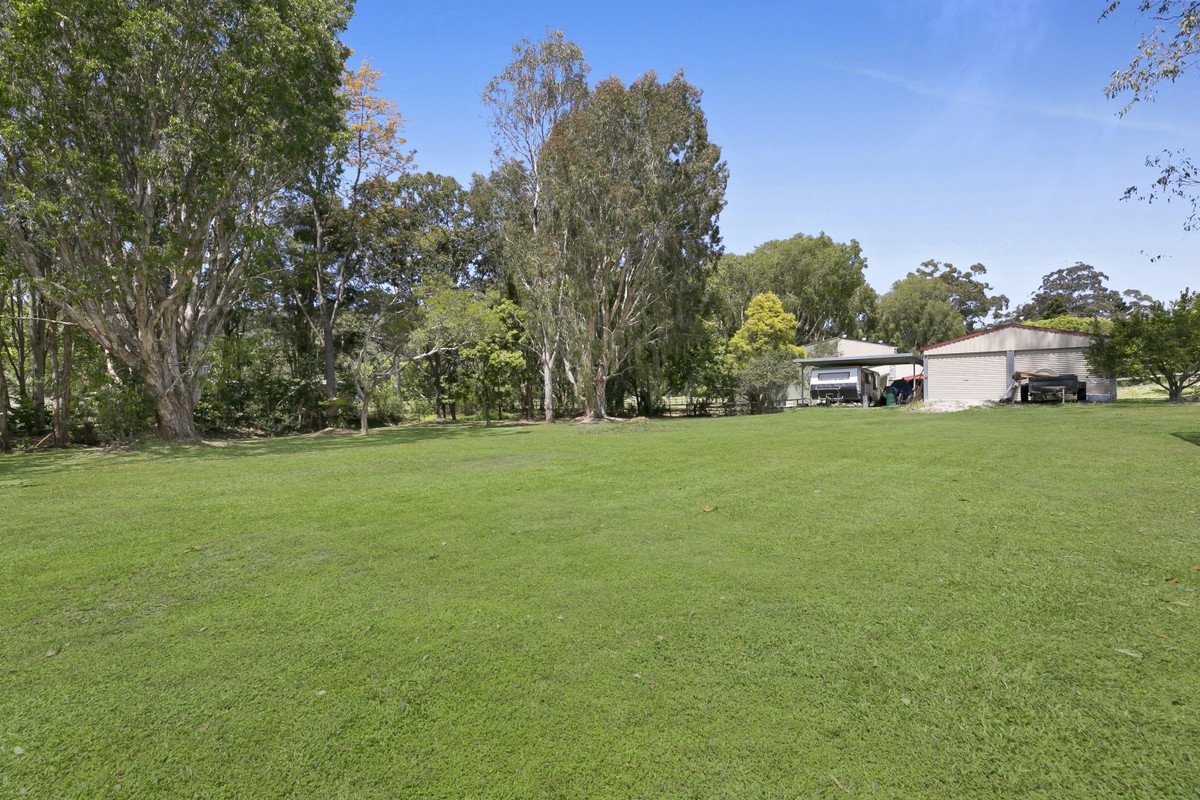 4 Green Lane Tallebudgera 22