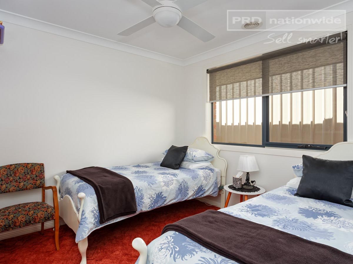 4 Green Street TUMUT 12