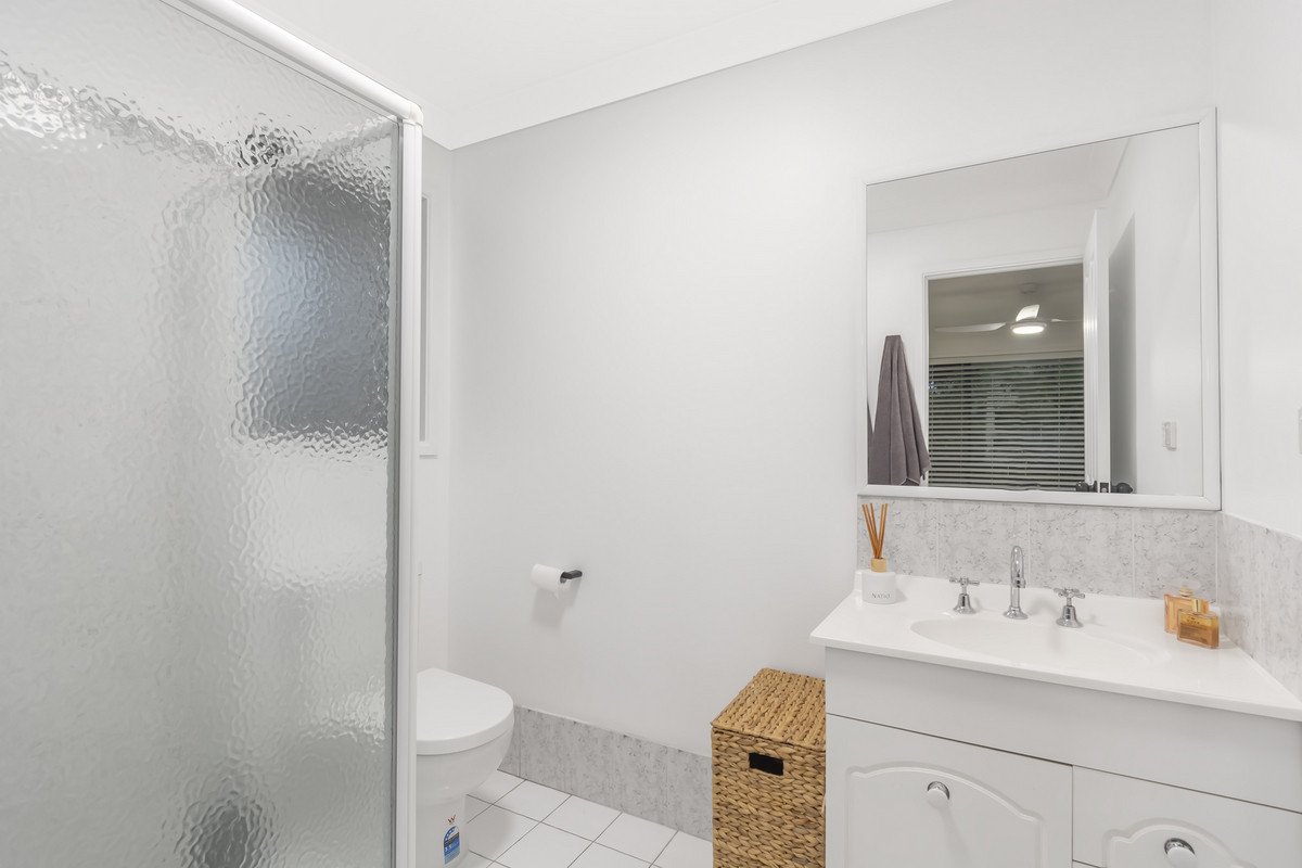 4 Greenfinch Court Jacobs Well 9