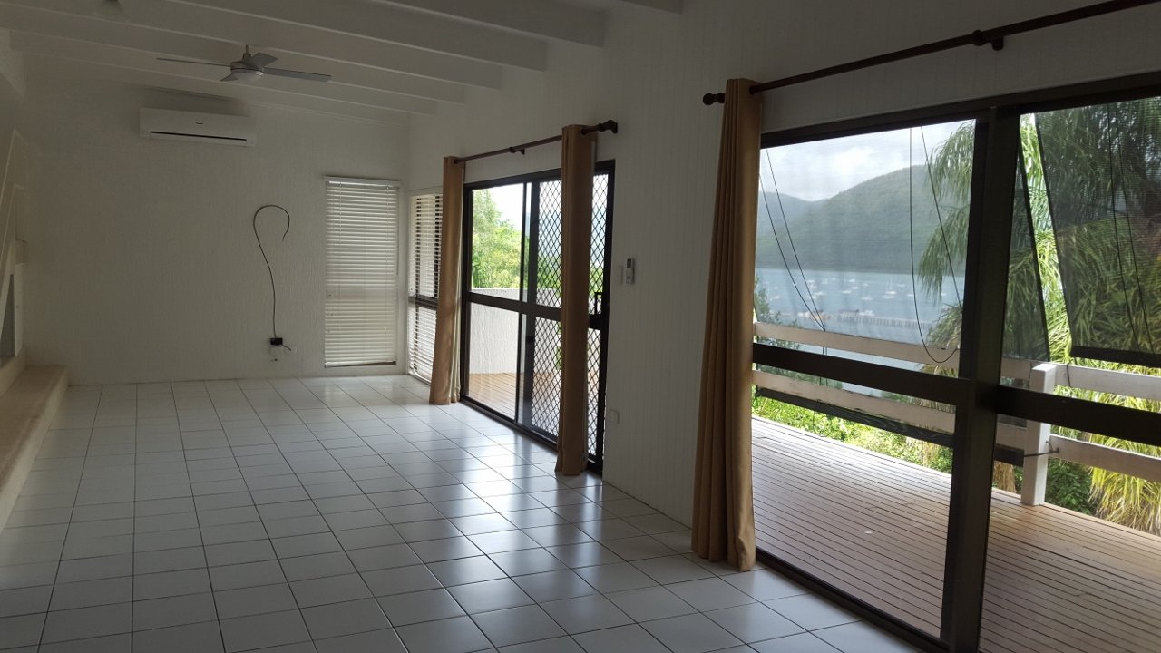 4 Harbour Avenue SHUTE HARBOUR 2