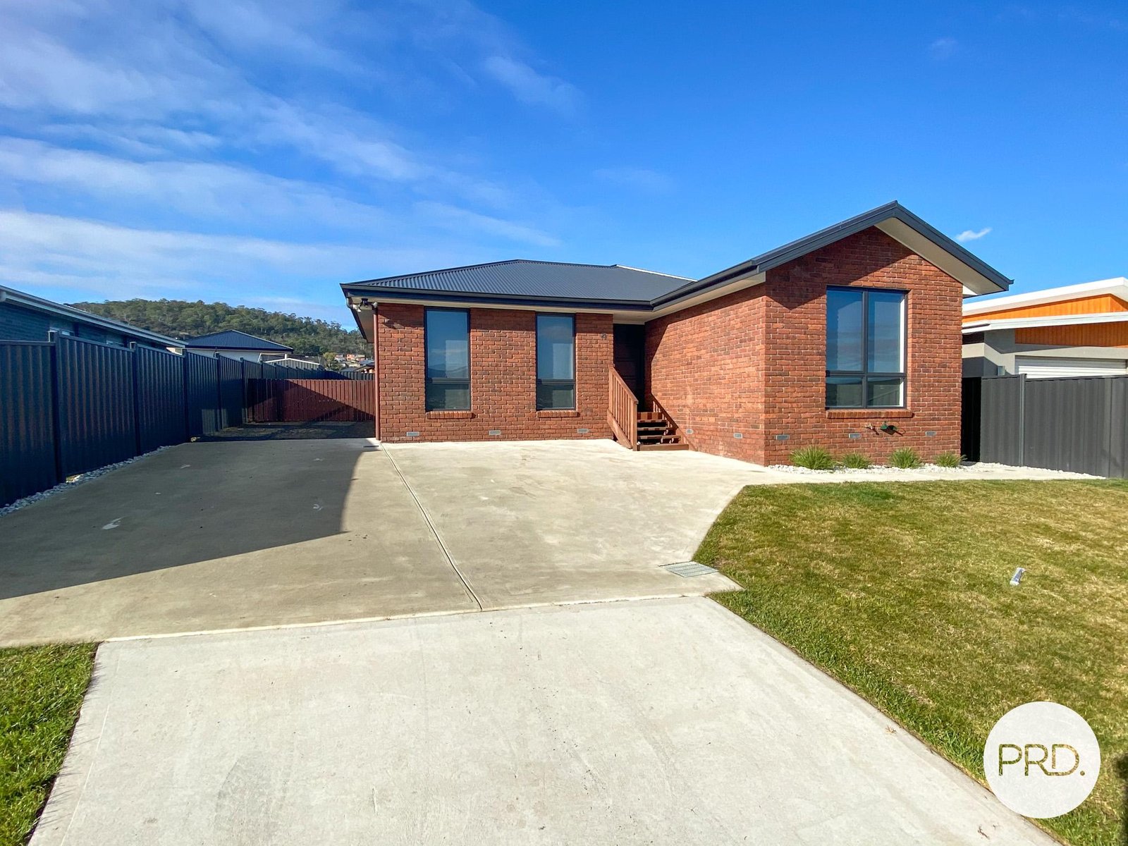 4 Harmsworth Road OAKDOWNS 1