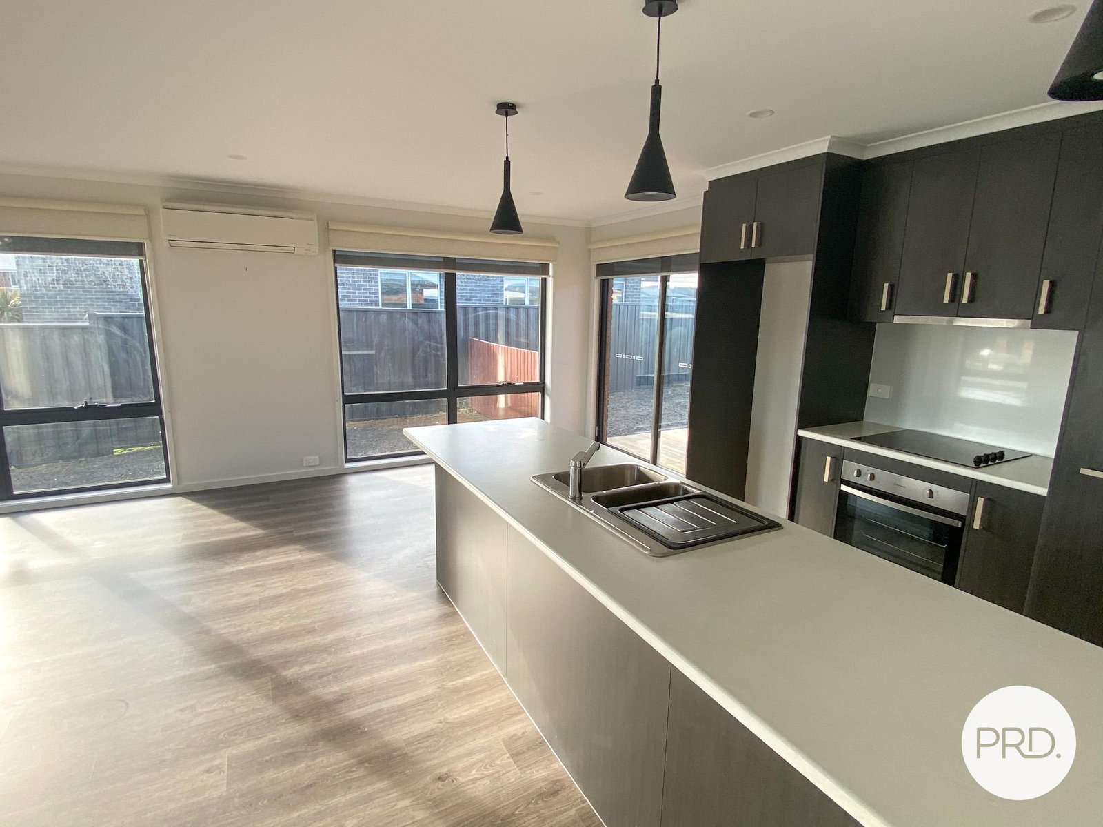 4 Harmsworth Road OAKDOWNS 4