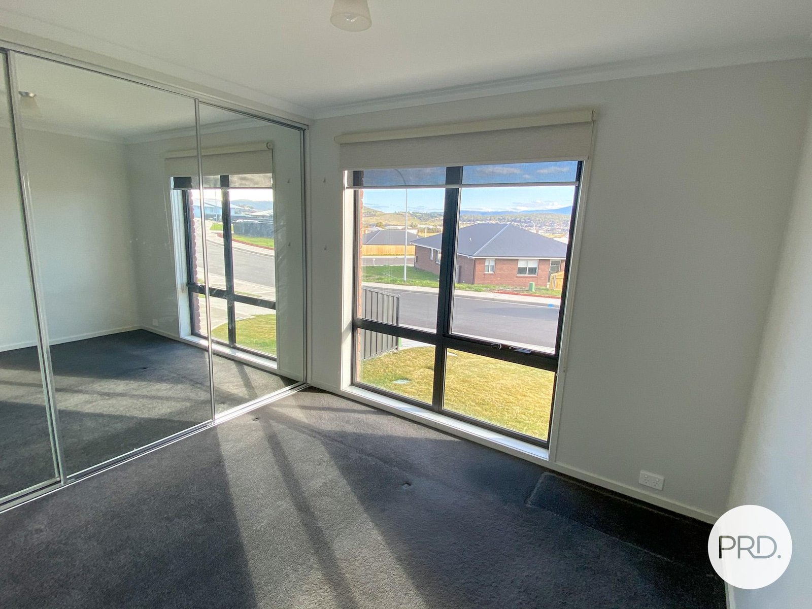 4 Harmsworth Road OAKDOWNS 8